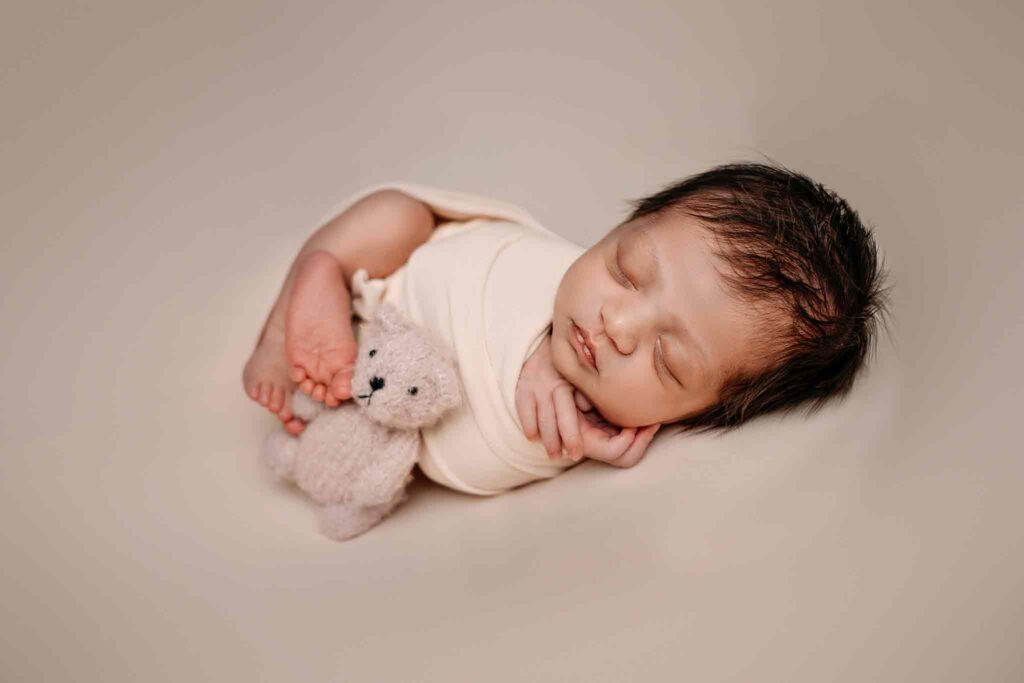 Calgary newborn photography, yyc baby, calgary mom, studio picture