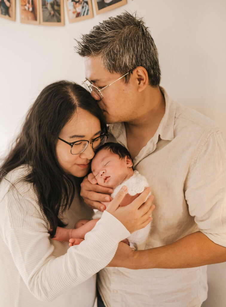 Calgary lifestyle newborn photoshoot, family photo