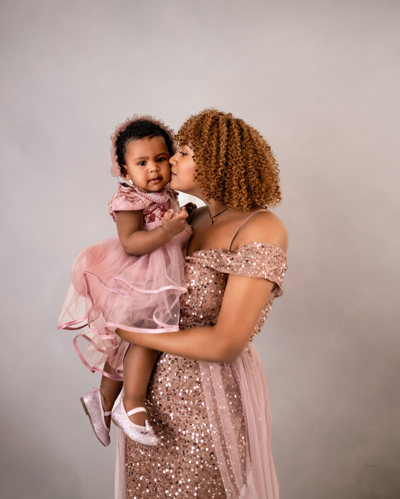 Calgary baby first birthday photoshoot, cake smash session, studio, baby girl, mommy and baby